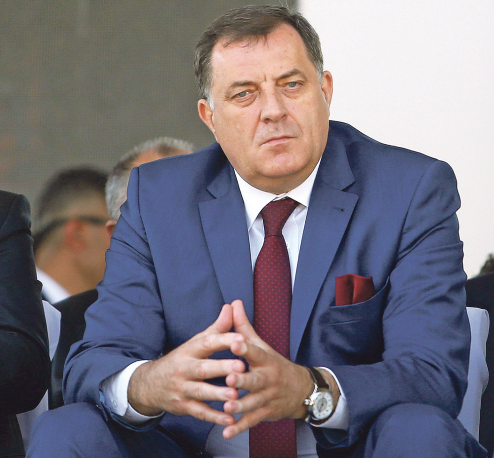 Srbi i muslimani uvek na različitim stranama!