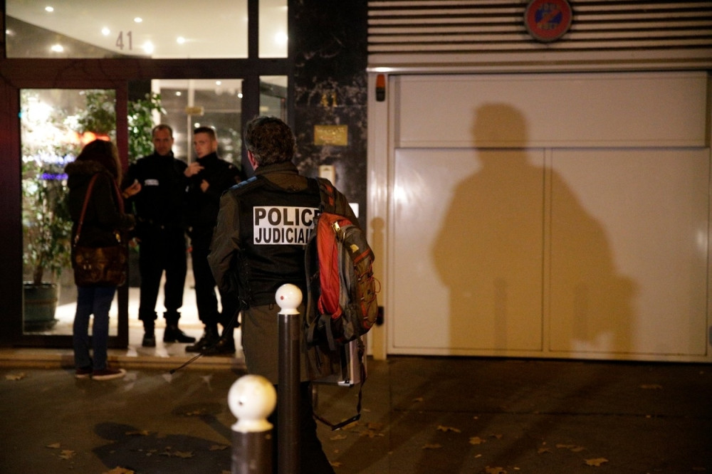 Fotograf optužen za silovanje svojih modela nađen mrtav! (FOTO)