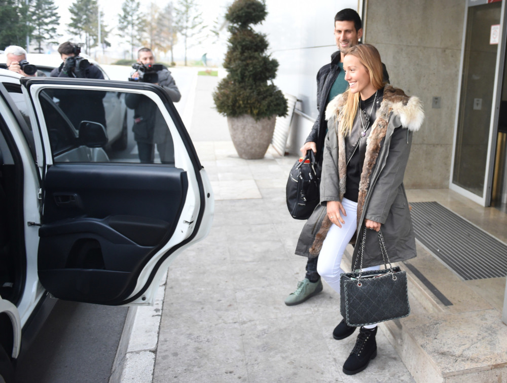 Nole i Jelena stigli u Beograd (VIDEO)