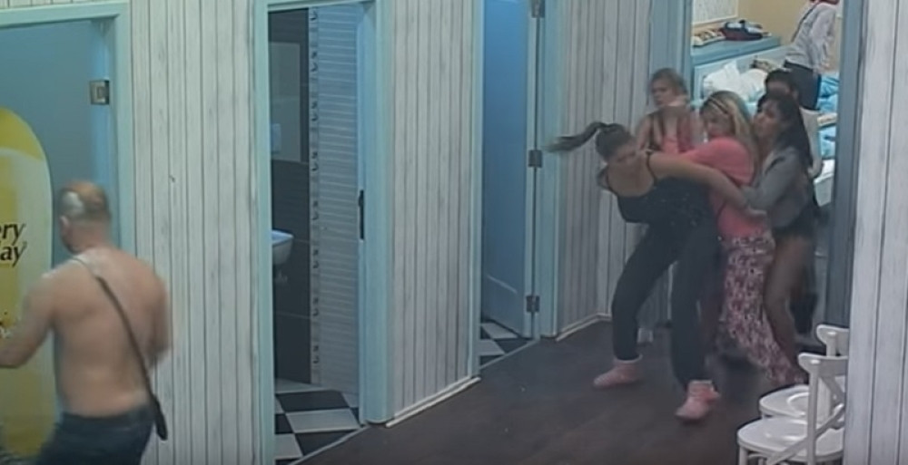 Opet tuča u "Snajkama" (VIDEO)