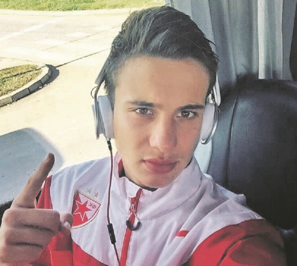 Šabanov unuk pokazao šta krije u gaćama (FOTO)