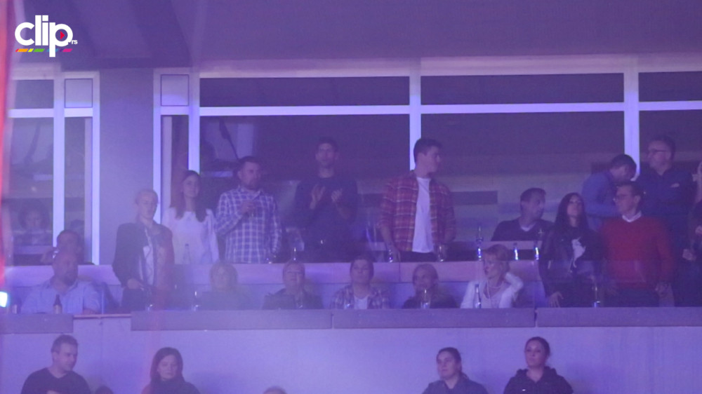 Ovako se Nole provodio na koncertu "Dugmića" (VIDEO)