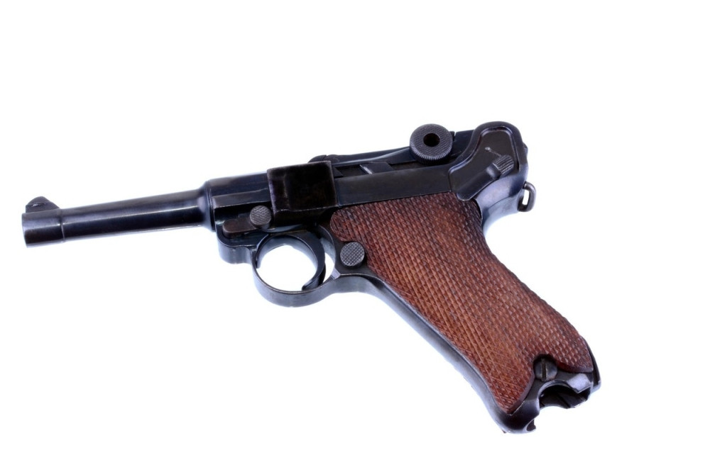 Slučajno ubio devojku trofejnim pištoljem!