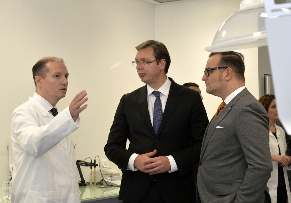 Vučića dočekalo 3.000 Vrščana