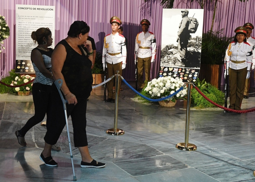 Krenula povorka sa urnom Fidela Kastra (FOTO+VIDEO)