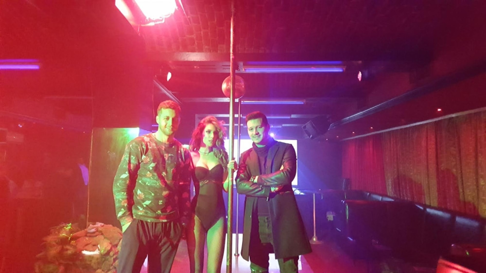 Momci iz "Leksingtona" završili u striptiz baru!