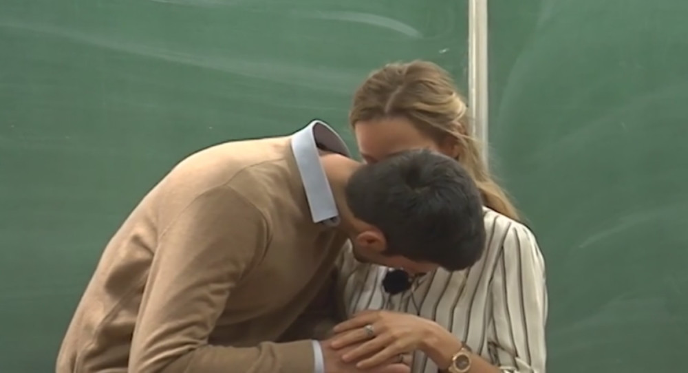 Novak prekinuo Jelenino predavanje, pa se postideo (VIDEO)