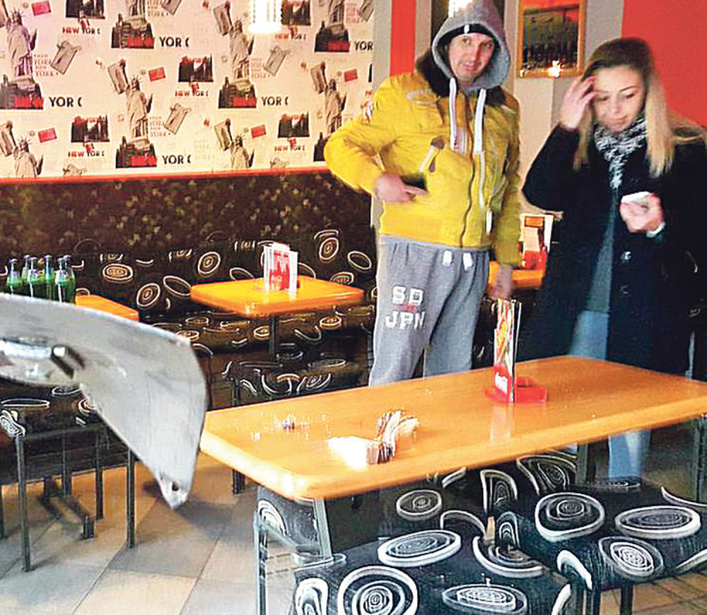 Ukrali pare i najeli se kolača!