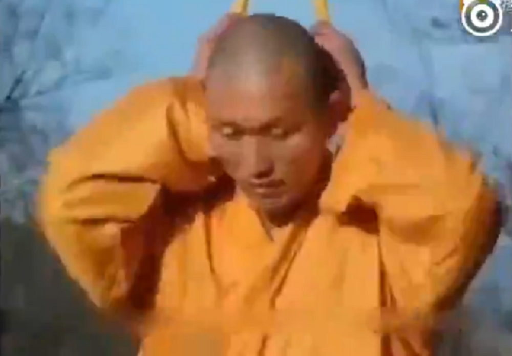 Monah se namerno obesio, nije mu bilo ništa! (VIDEO)