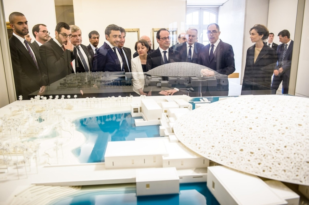 Oland obišao budući muzej Luvr u Abu Dabiju