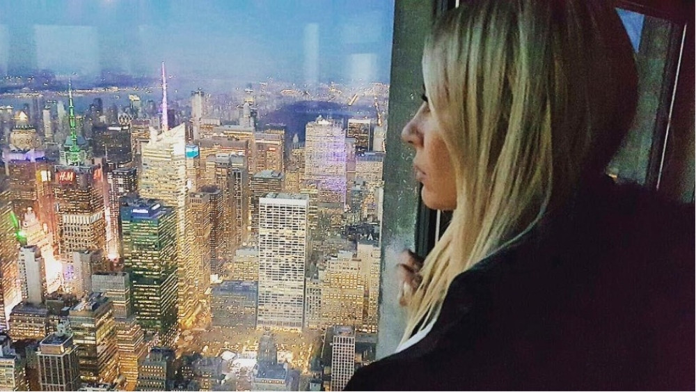 Malo ko zna da je ova pevačica kao mala ostavljena!