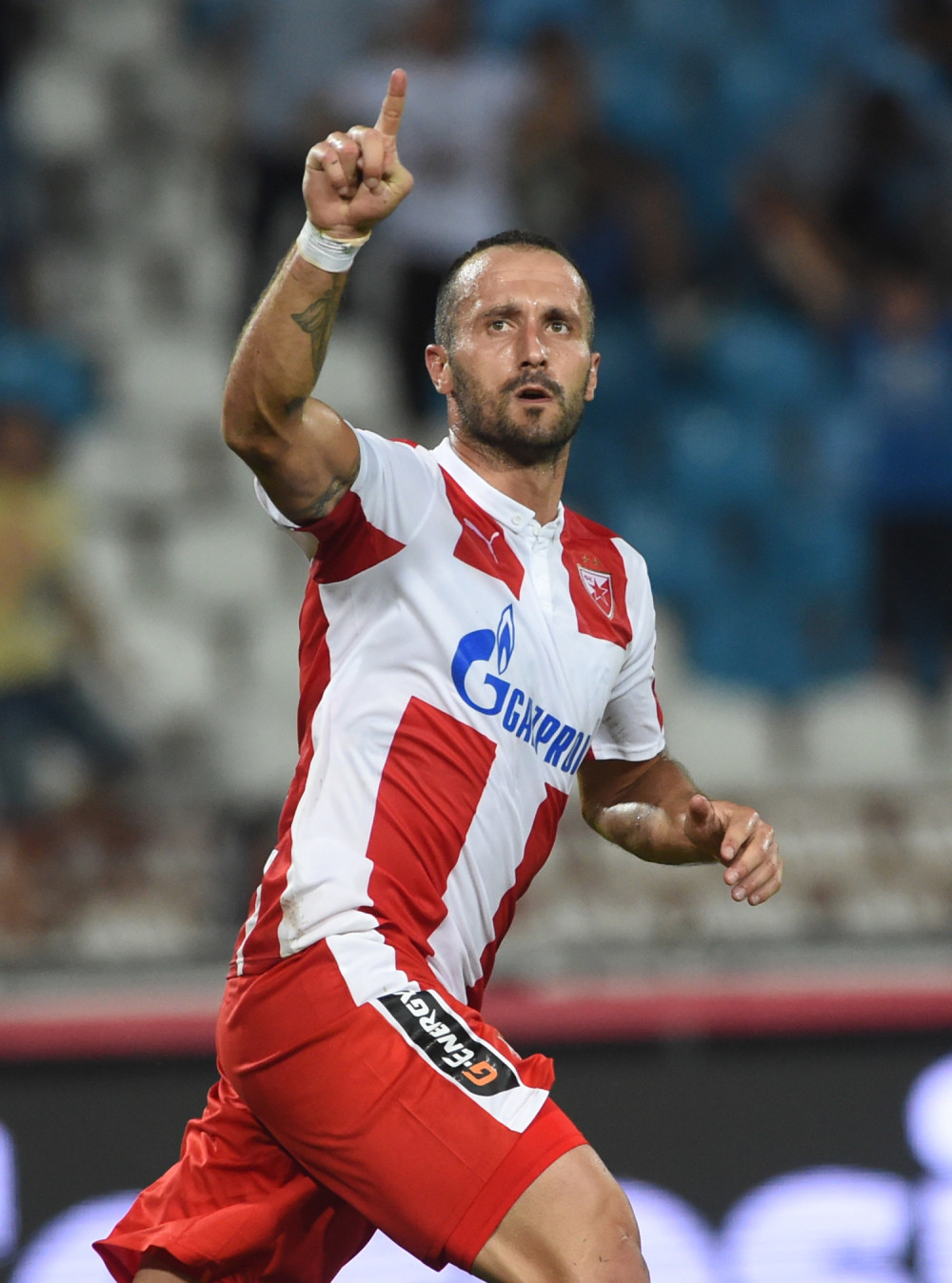 Moramo da pokidamo na "krovu"