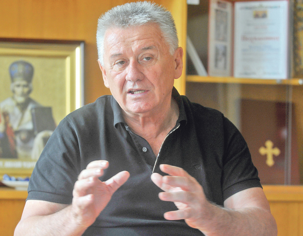 Majka i ćerka pretile Vučiću i Gašiću!