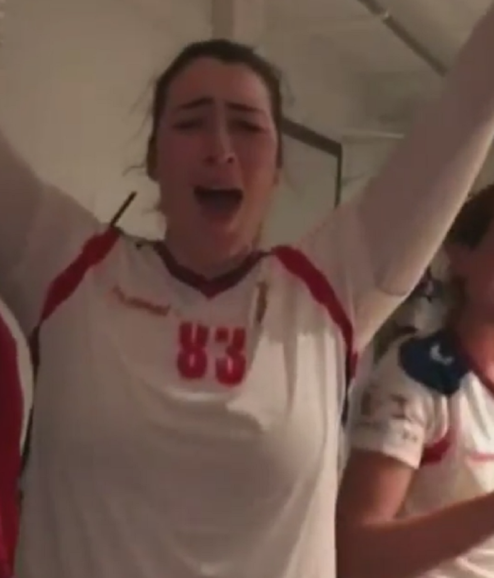 Ovako su naše rukometašice proslavile pobedu! (VIDEO)