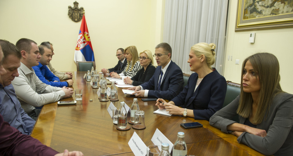 Policajcima putni troškovi do kraja godine