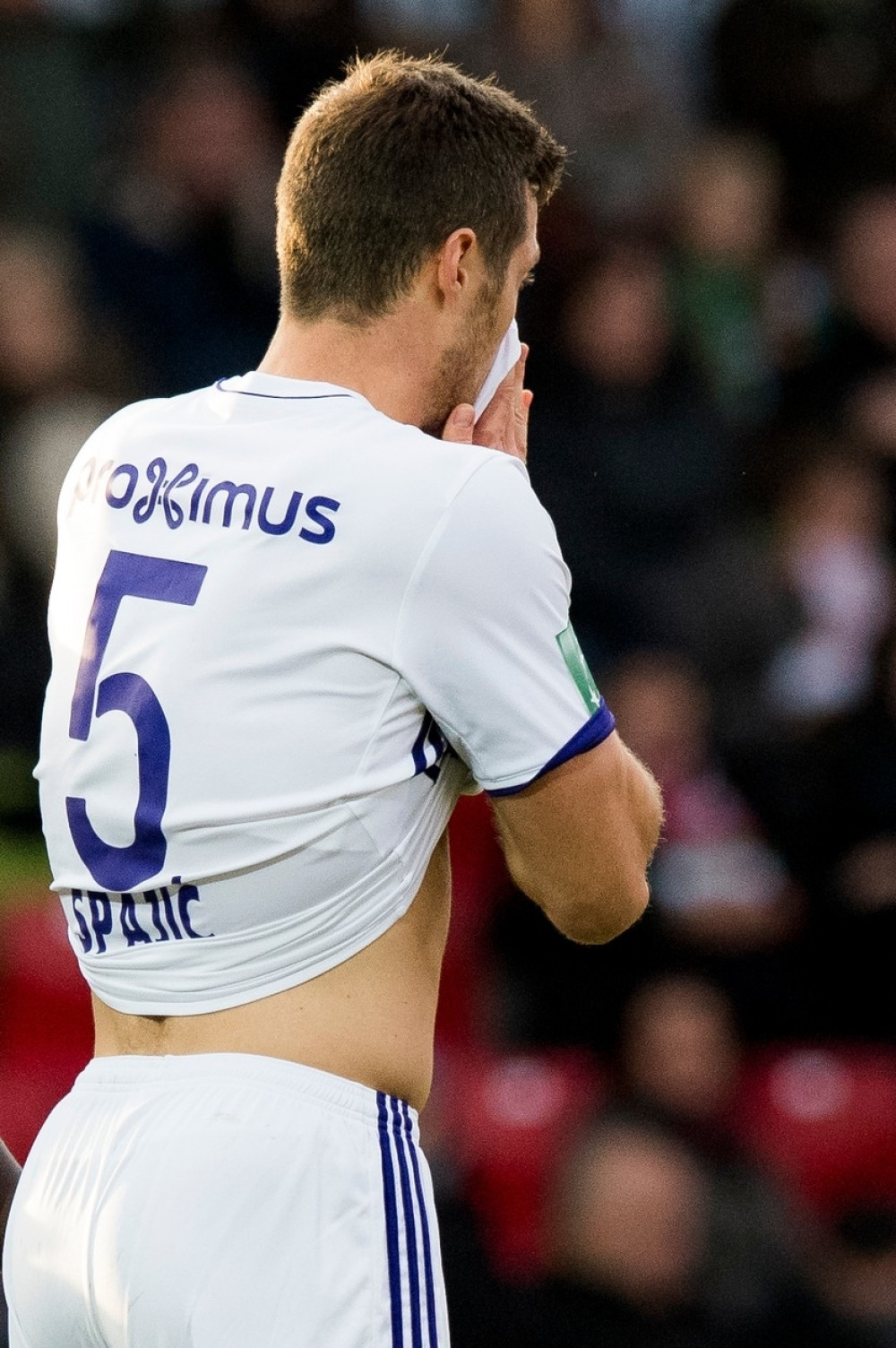 Suspenzija i novčana kazna za Srbina!