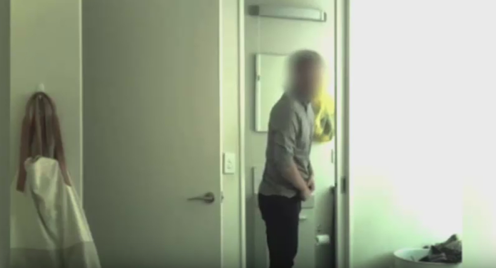 Postavili kameru cimerima, zgrozio ih snimak! (VIDEO)