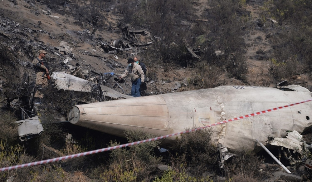 Pao avion sa 12 putnika!