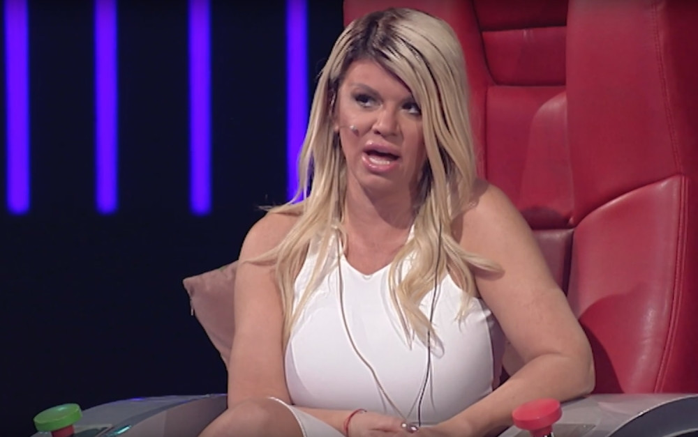 Ne znaš da pevaš, a i bezobrazna si! (VIDEO)