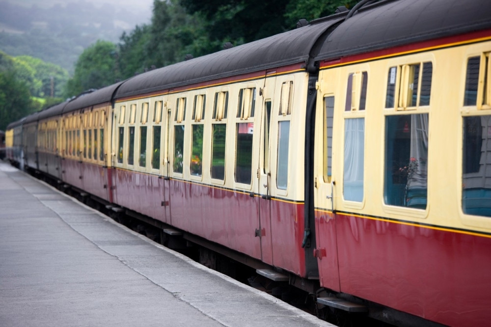 Voz izleteo iz šina kod Odžaka!