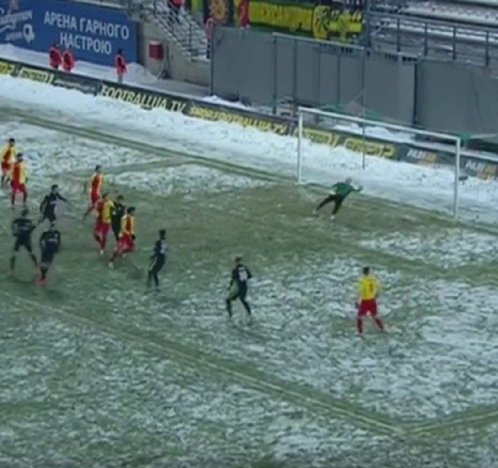 VIDEO~Da li je ovo najbolje postignut gol na snegu?