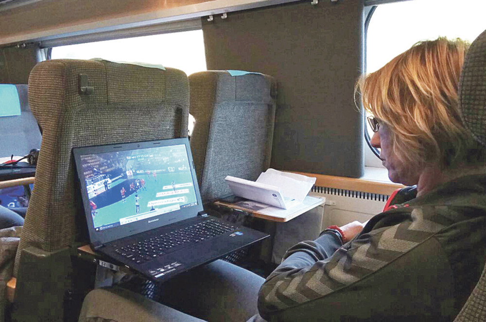 Dragica skautira u vozu