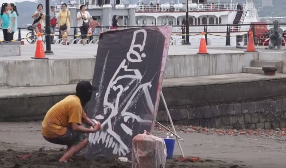 Crtač neverovatnim trikom raspametio svet! (VIDEO)