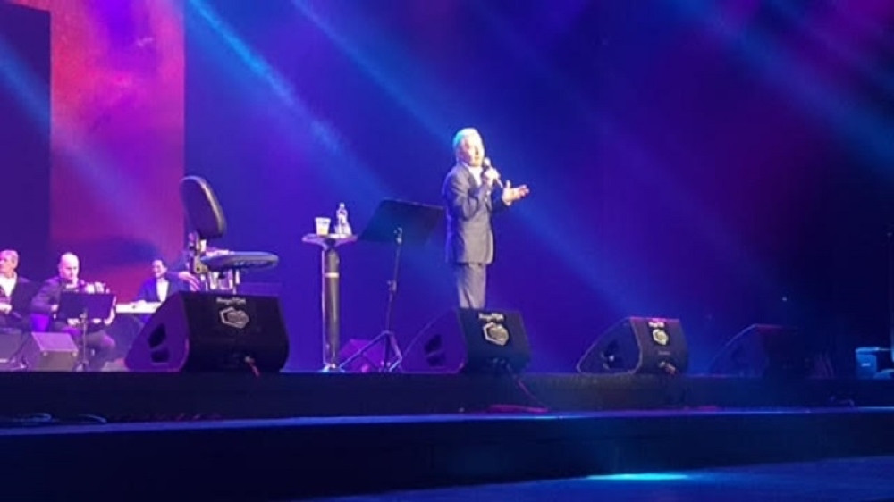 Miroslav počeo "Rastankom", Sava centar u transu!