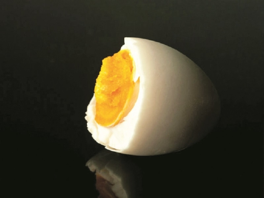 Umesto pravih, uvaljuju kokošja jaja od plastike? (VIDEO)