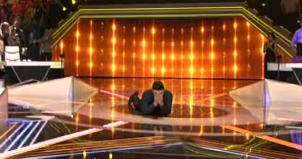 Takmičar grcao u suzama zbog devojke (VIDEO)