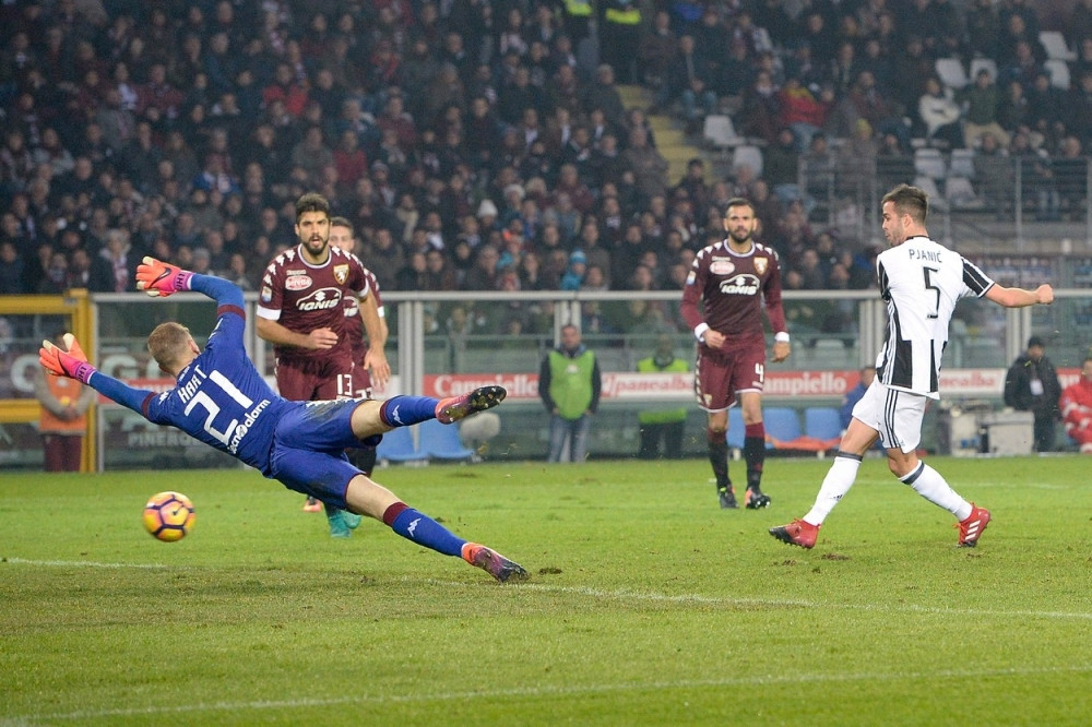 Mihini "bikovi" poklekli u finišu pred šampionom