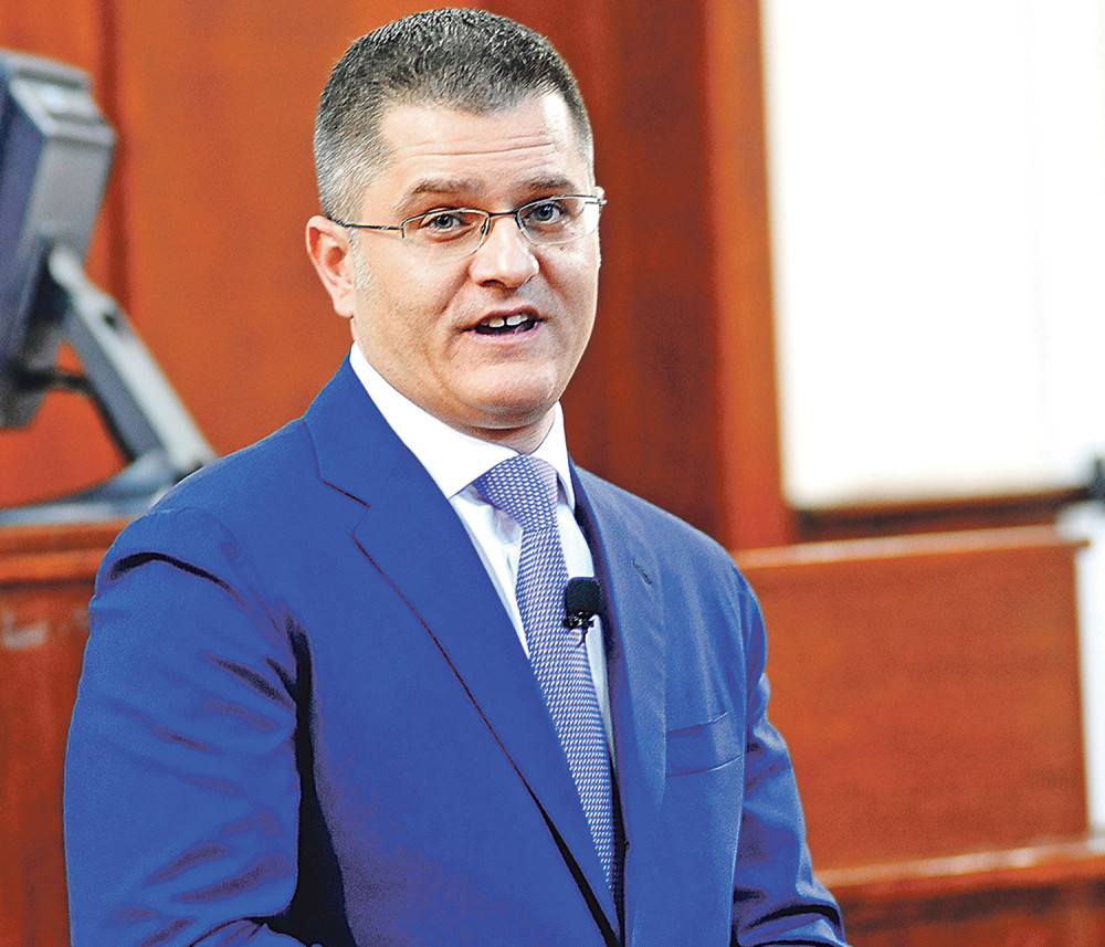 Jeremić izvisio u UN, pa bi na čelo Srbije