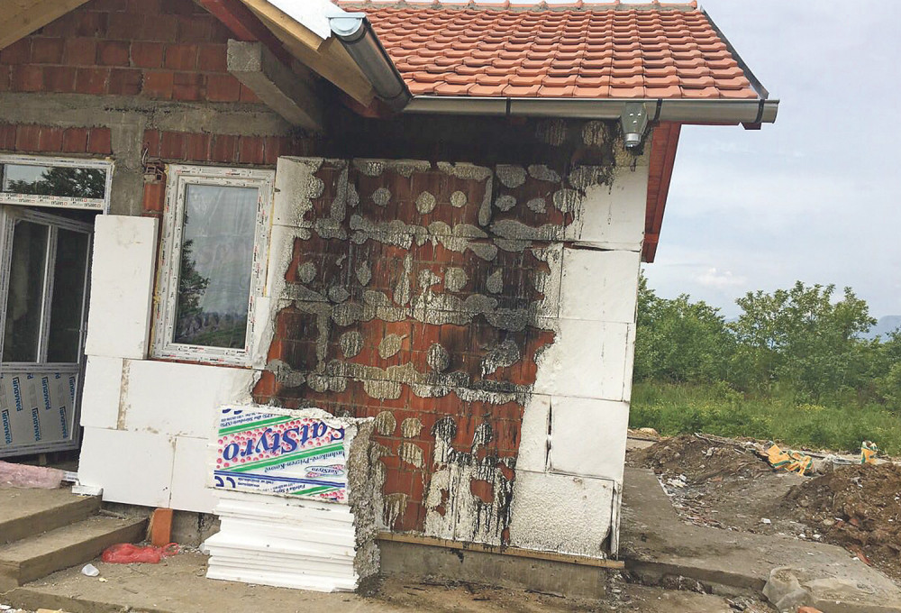 Srbima na KiM ukrali kokoške, štenad, spalili kuću...