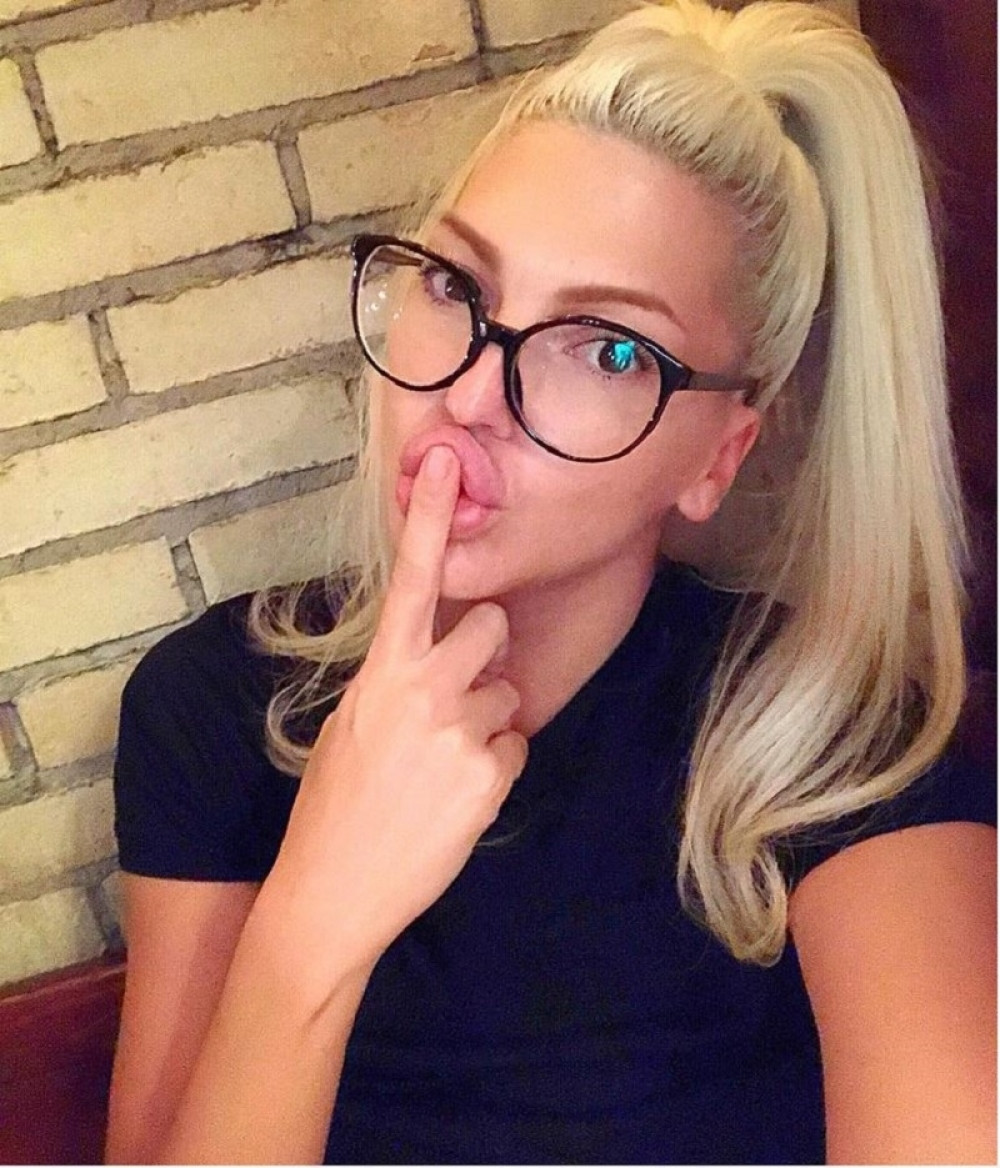 Karleuša objavila fotke svojih nikada većih grudi!