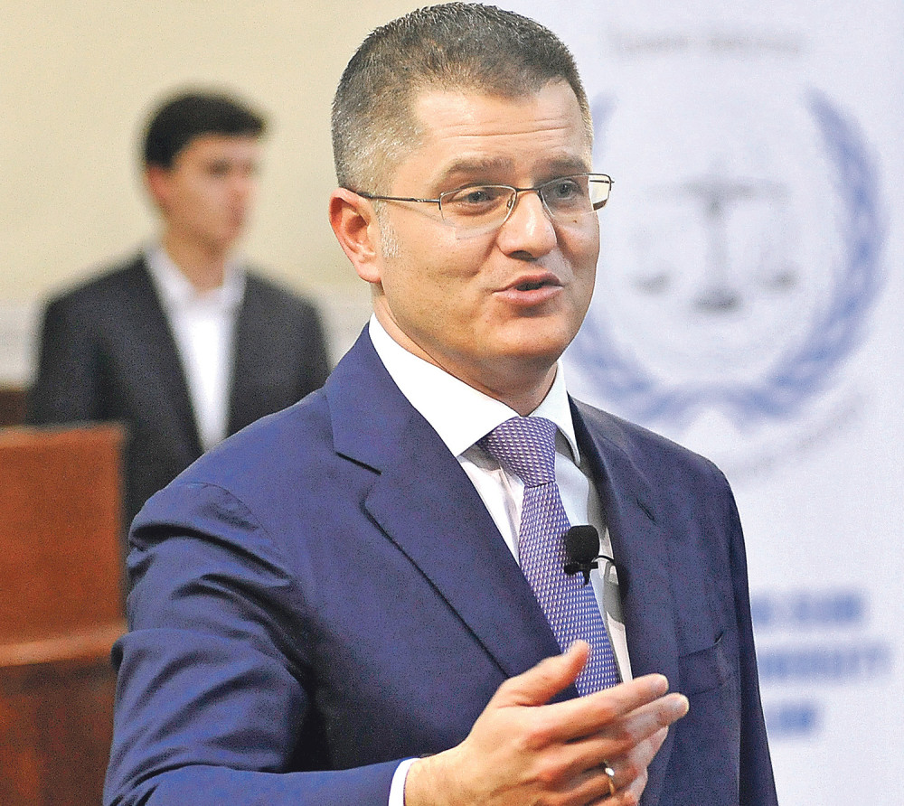 Čačanski klan ruši Vučića!