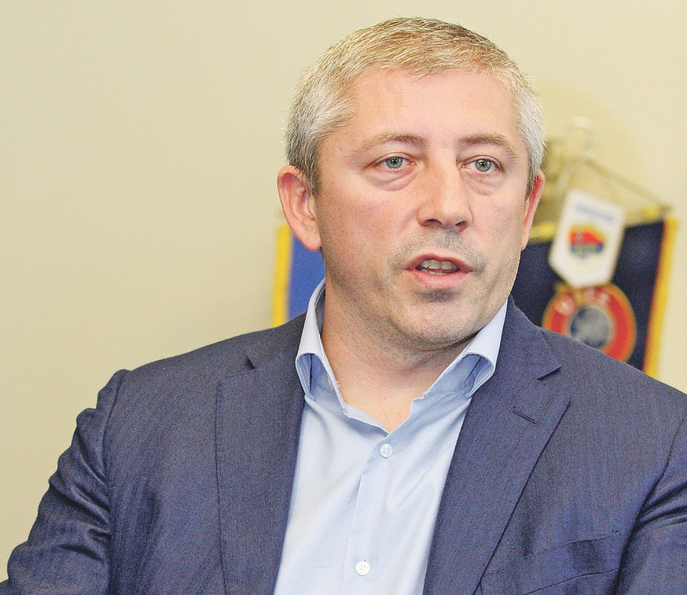 Kokeza: Srbija je opljačkana, svi znamo da VIŠE OD POLA Švajcarske čine - Nemci!