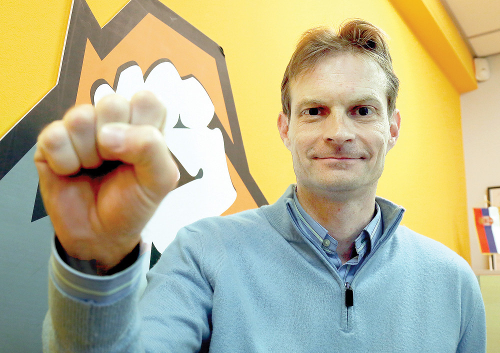 Srđa Popović ruši vlade!