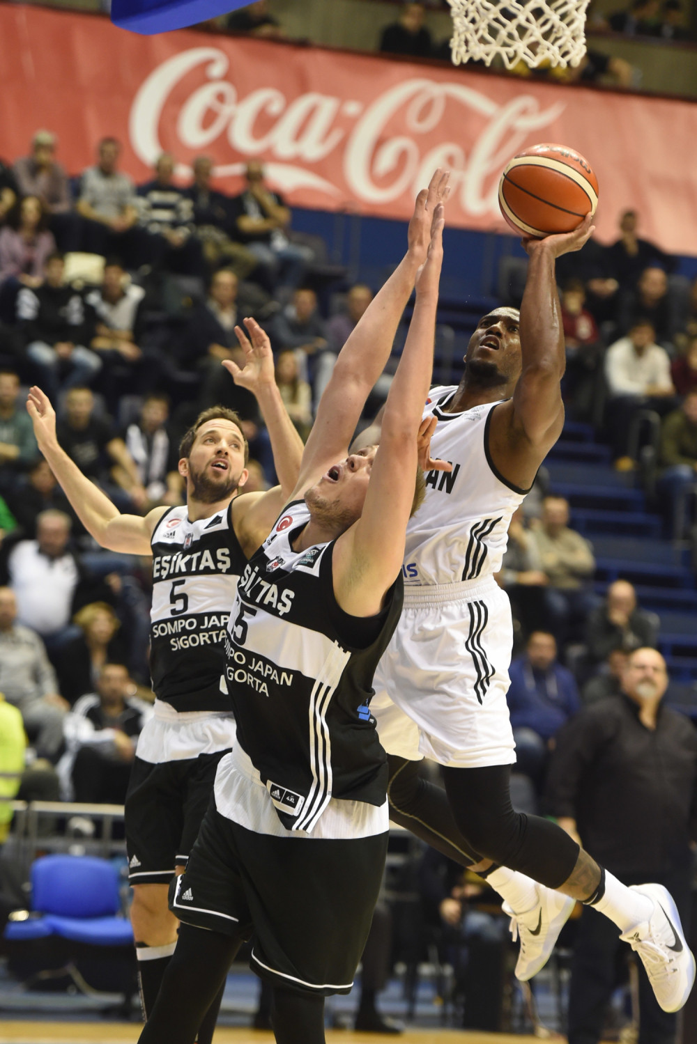 Partizan razbio Bešiktaš!