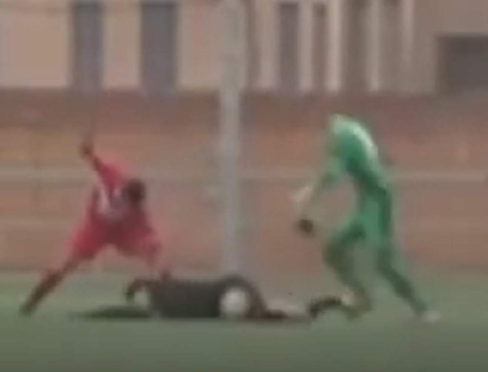 Prebio sudiju, izbačen na tri godine (VIDEO)