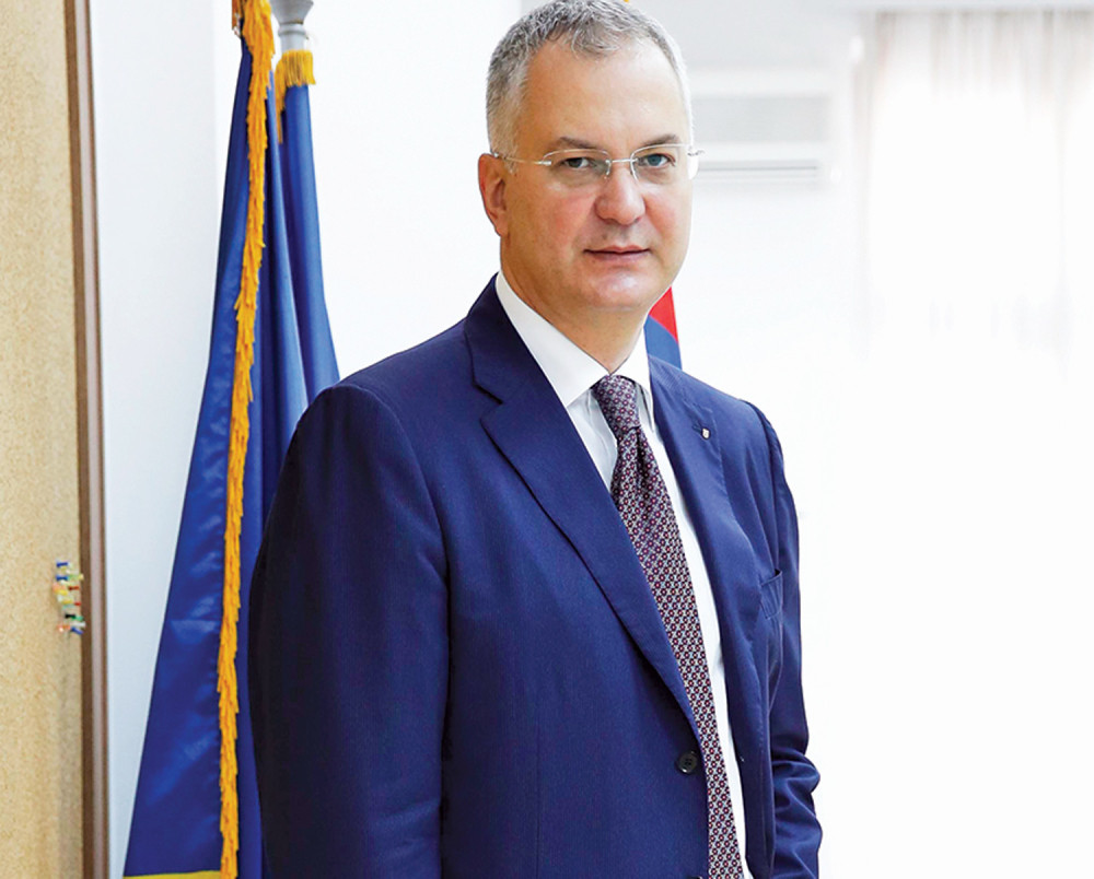 Šutanovac: Vuče, za ujedinjenje treba program