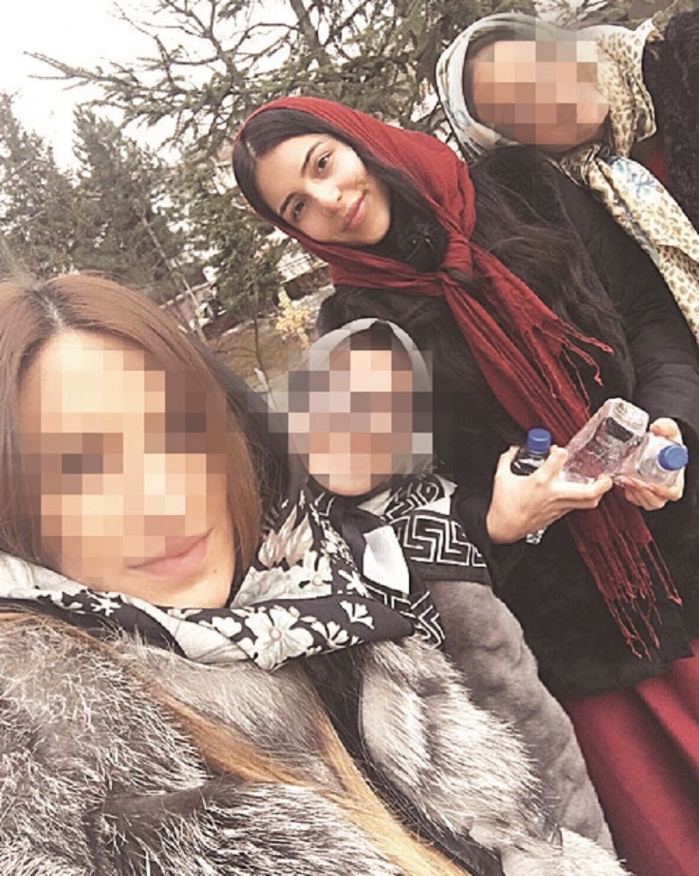 Anastasija odvela drugarice u manastir