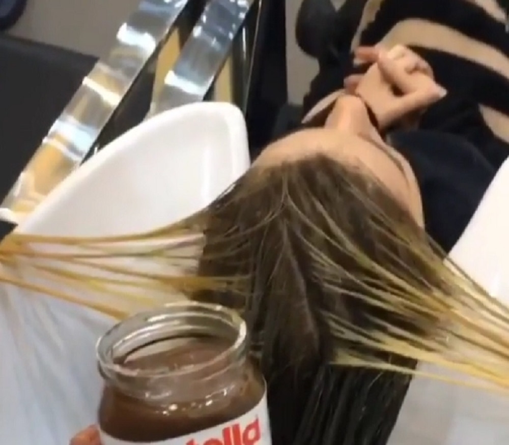 Fantastičnu frizuru dobila pomoću čokoladnog krema (VIDEO)