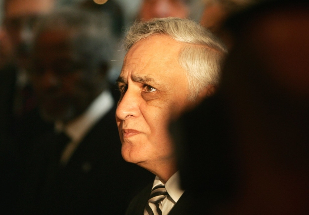 Izraelski predsednik pomilovan za silovanje!