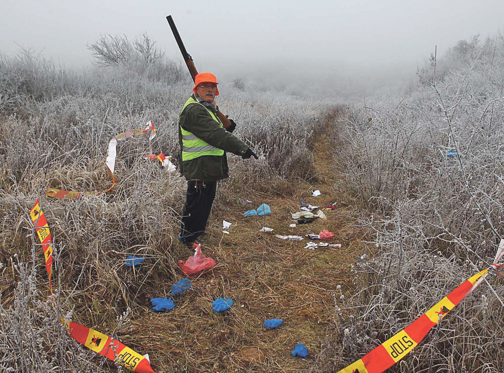 Lovci je našli golu i razbijene glave