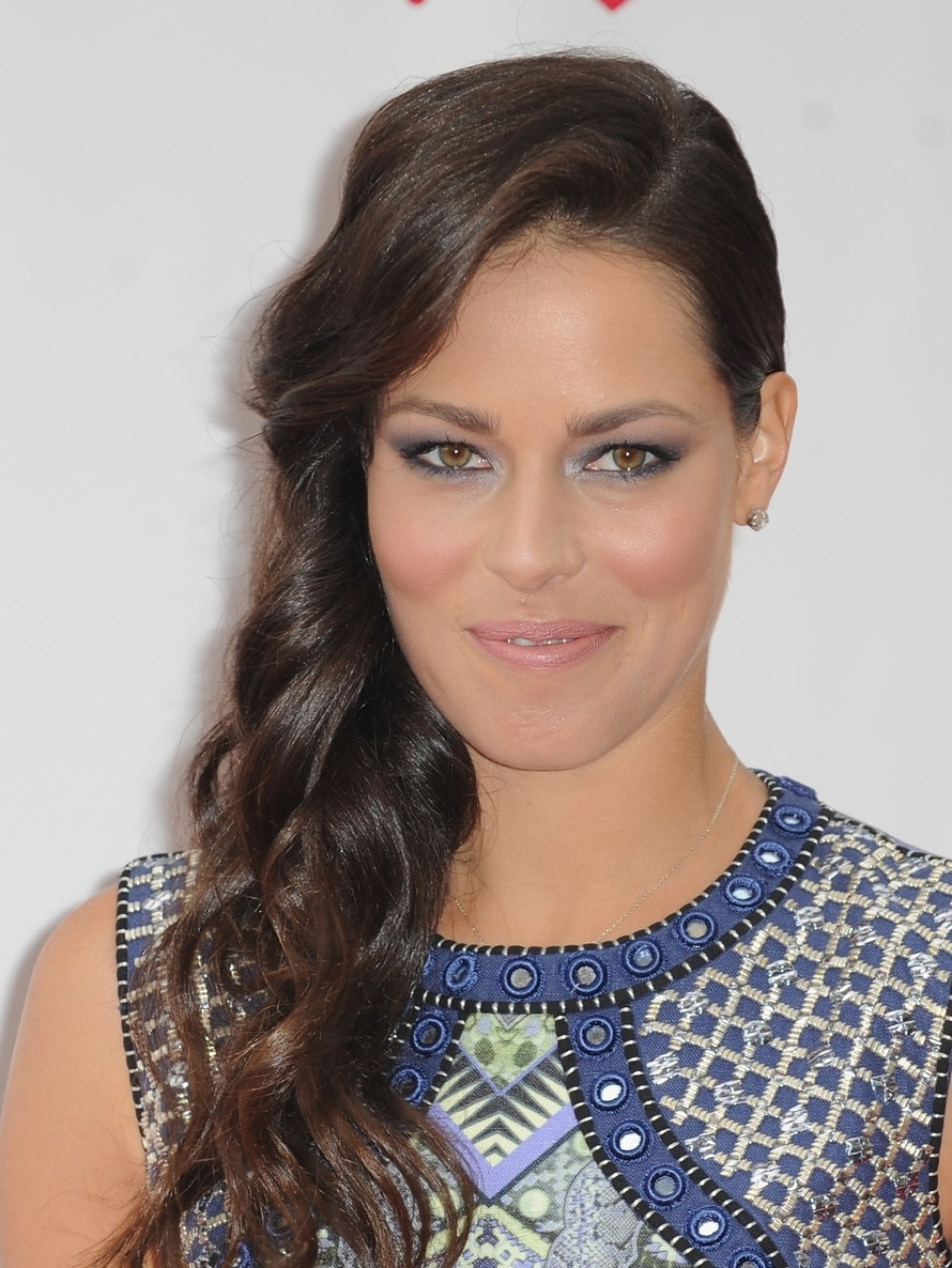 Pogledajte šlic "do pupka" i kako je ispala noga, OVO ANINO IZDANJE na štiklama će se dugo pamtiti! (FOTO)