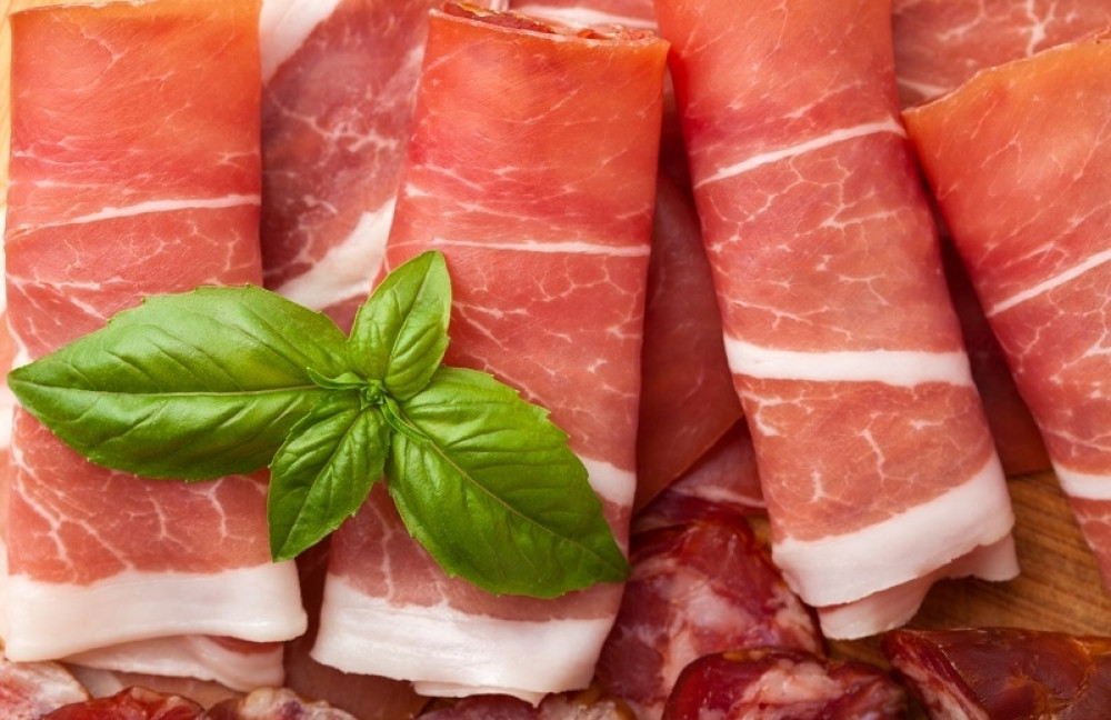 Ulice posuli solju, sad mirišu na pršut i ribu!