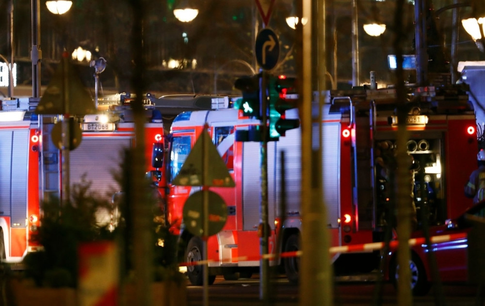 Vozač kamiona upucan u glavu pre napada!