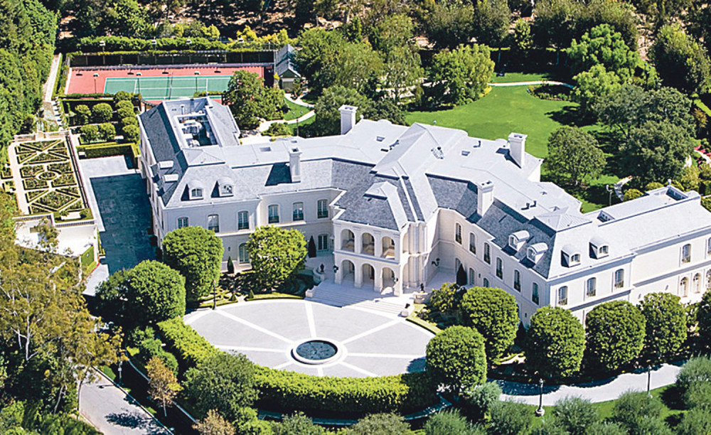 Bekam živi u vili sa 123 prostorije