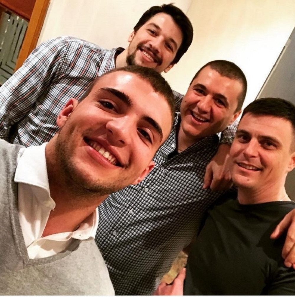 Veljko puk'o pare na trubače! (VIDEO)