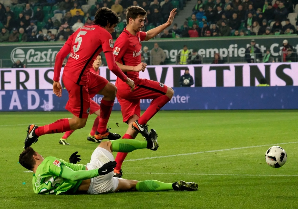 Ajntraht siguran, novi remi Dortmunda